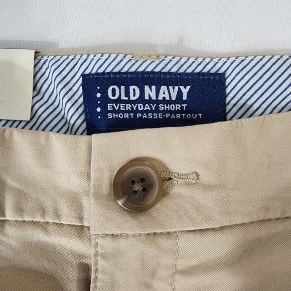Old Navy Womens Everyday Shorts Size 6 Beige Chino Casual Stretch 5 In Inseam - Picture 3 of 6